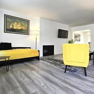 Welcoming 2br 1 Bath , New York United States